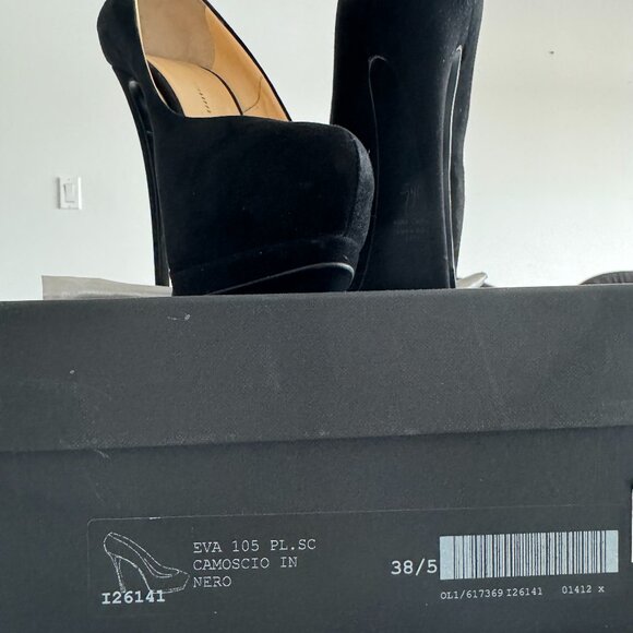 GIUSEPPE ZANOTTI Eva Black Suede Pumps, size 38.5 - Picture 10 of 17